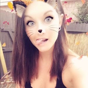 Meet your Posher, Dee